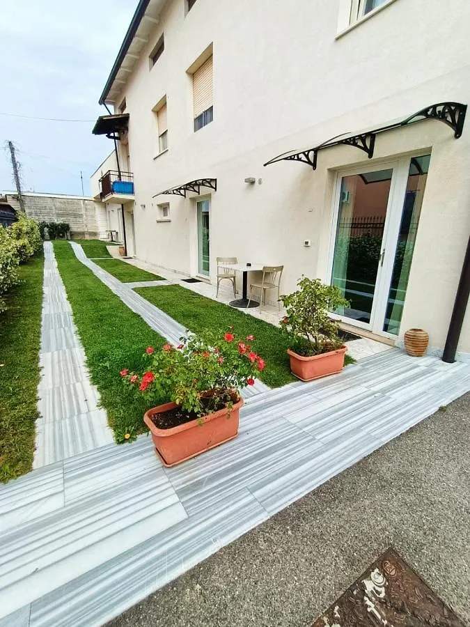 Garda Guest House Colà