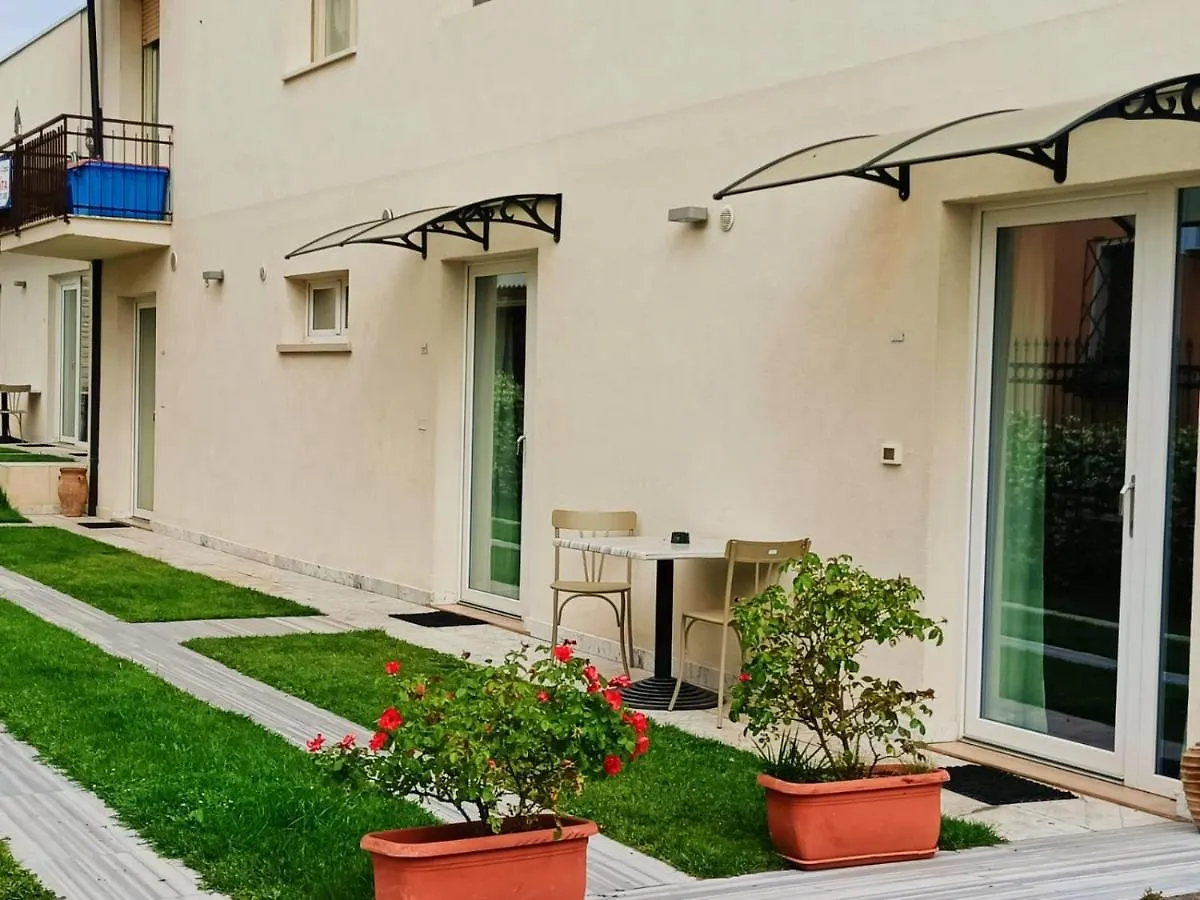 Garda Guest House Colà