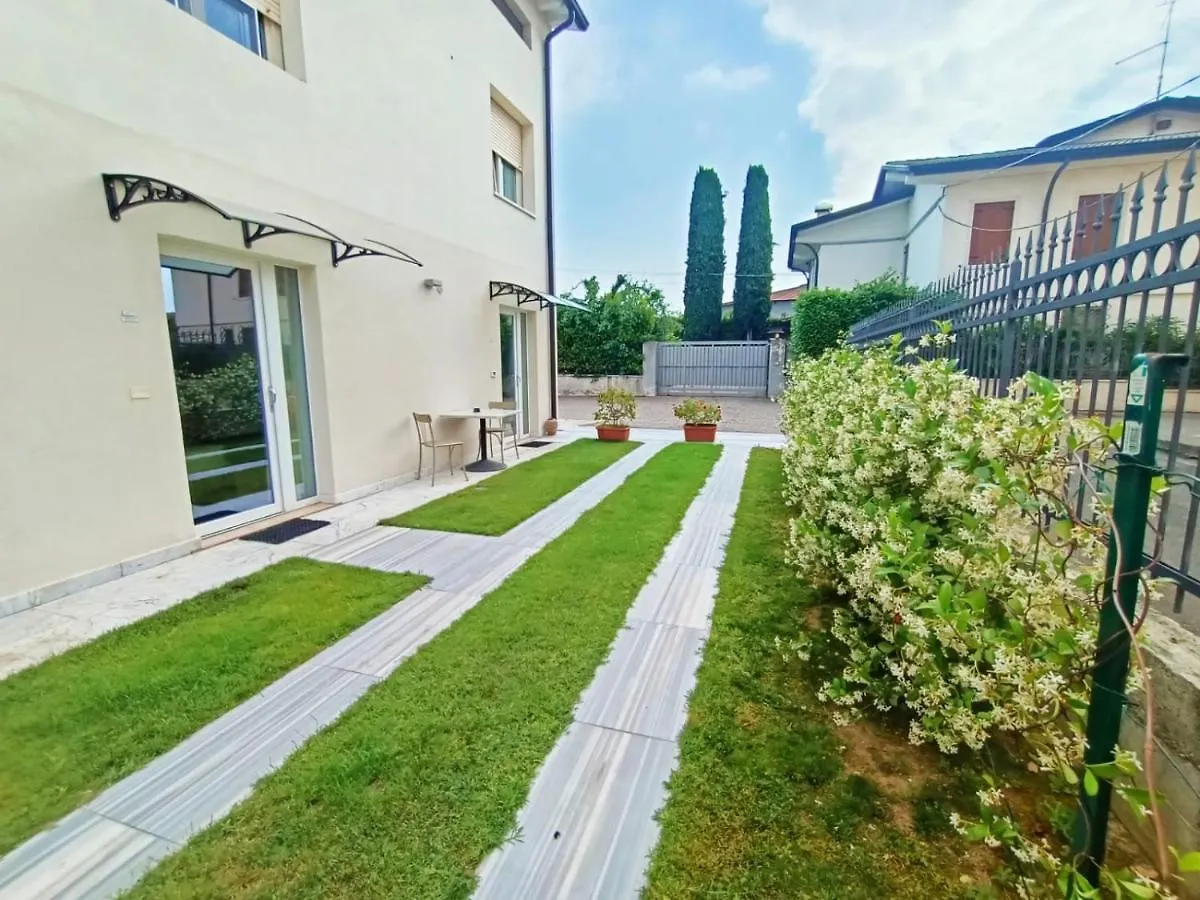 Garda Guest House Colà 0*,